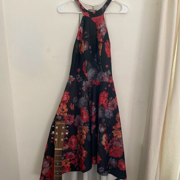 Formal Dress - Picture 1 of 3